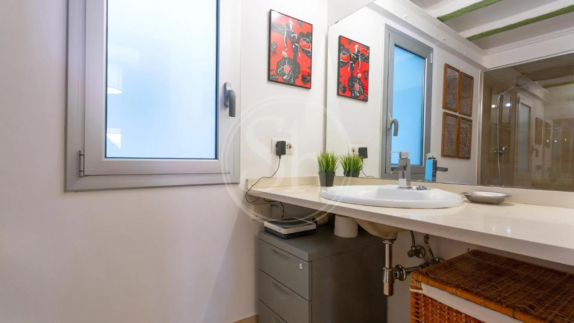 Apartment With Terrace In Gracia Barcelona