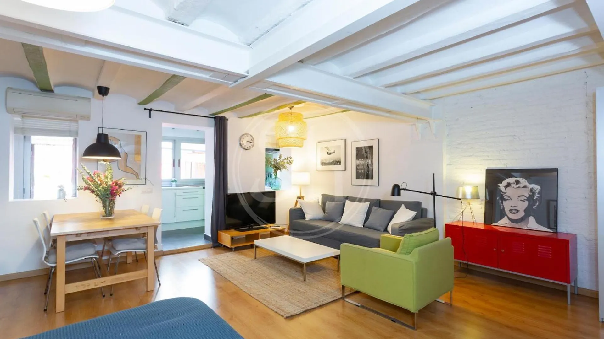 Apartment With Terrace In Gracia location